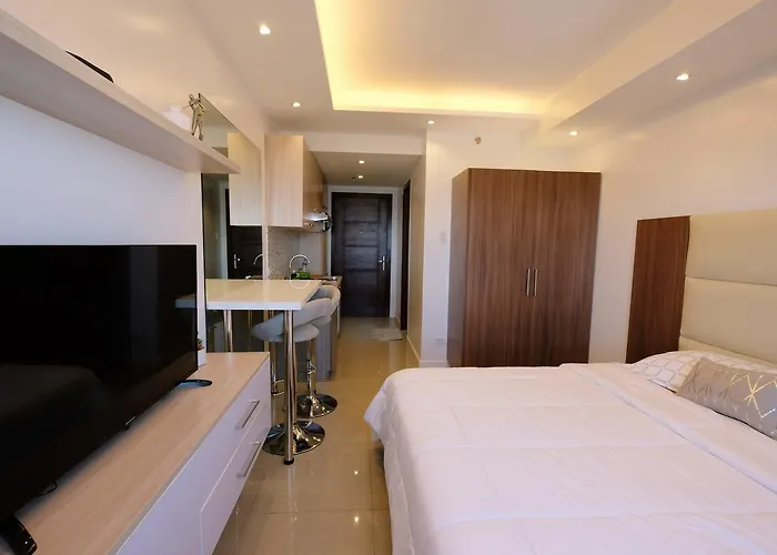 53rd Floor Horizons 101 Condominium 假日公園