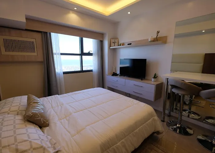 53rd Floor Horizons 101 Condominium